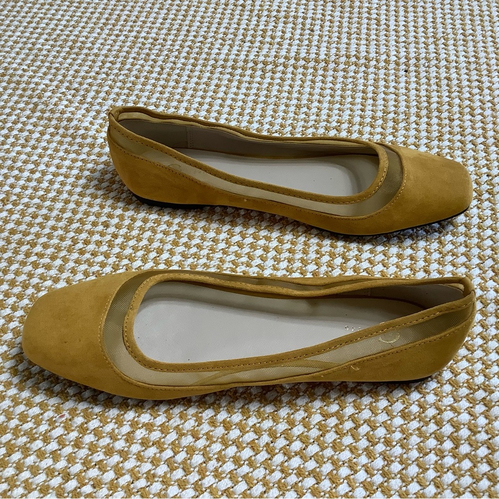 Cest 1946 flat shoes, ballet shoes. Size 9M - Picture 2 of 11